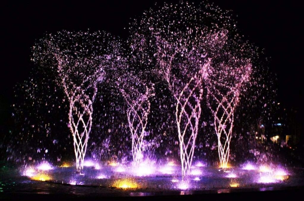 Rotating nozzle fountain in Pakistan – dynamic water movement features by Irrigoz